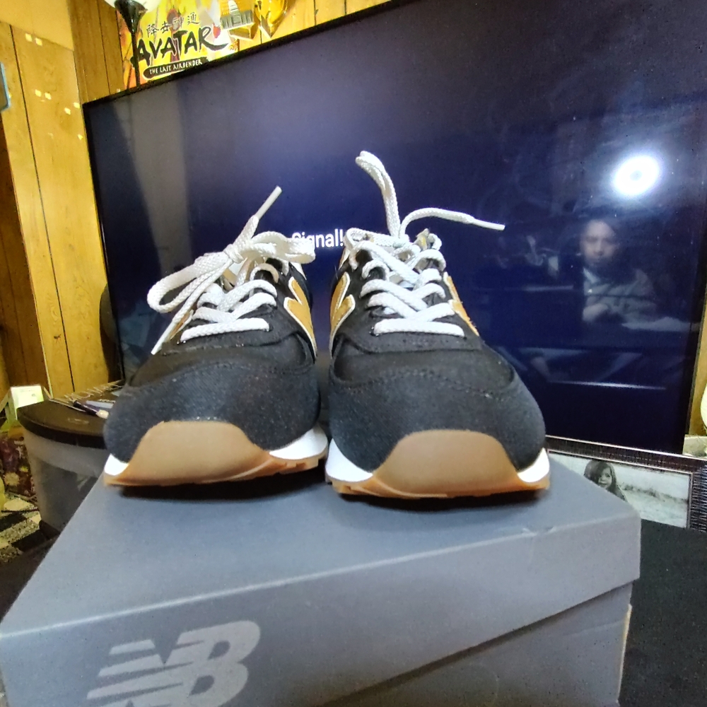 New Balance Black and Tan Classic Sneaker - Picture 3 of 4